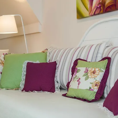 Suzy Apartman