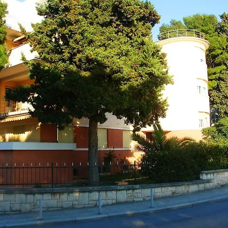 Suzy Apartman